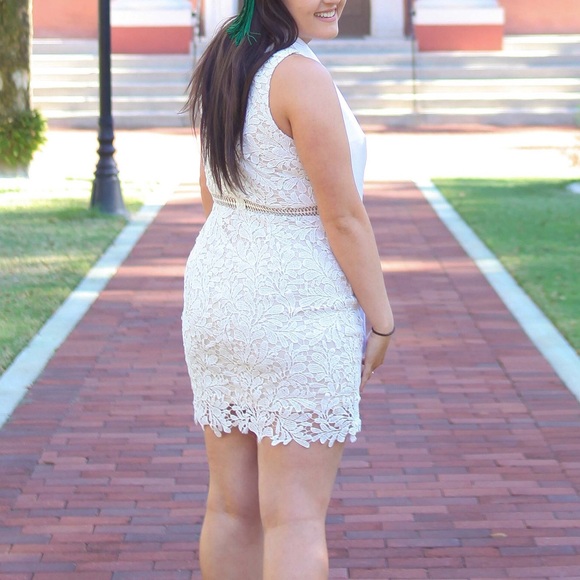 Lace tobi dress - Picture 2 of 3